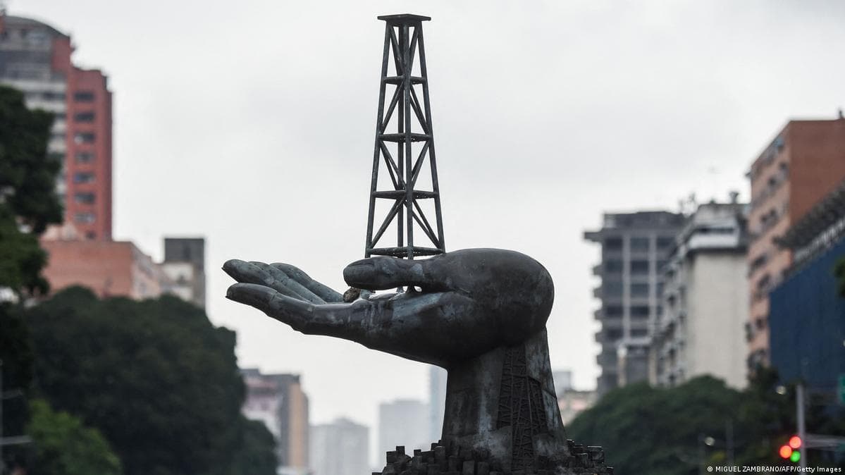 Venezuelan oil output likely to fall due to lack of investment and skilled workers