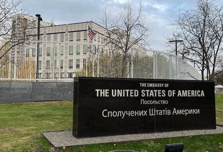 U.S. Embassy in Kyiv warns of significant air attack