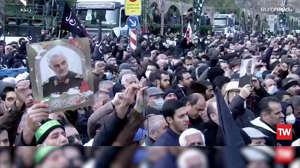 Anti-government protesters in Iran armed with rifles, firing warning shots