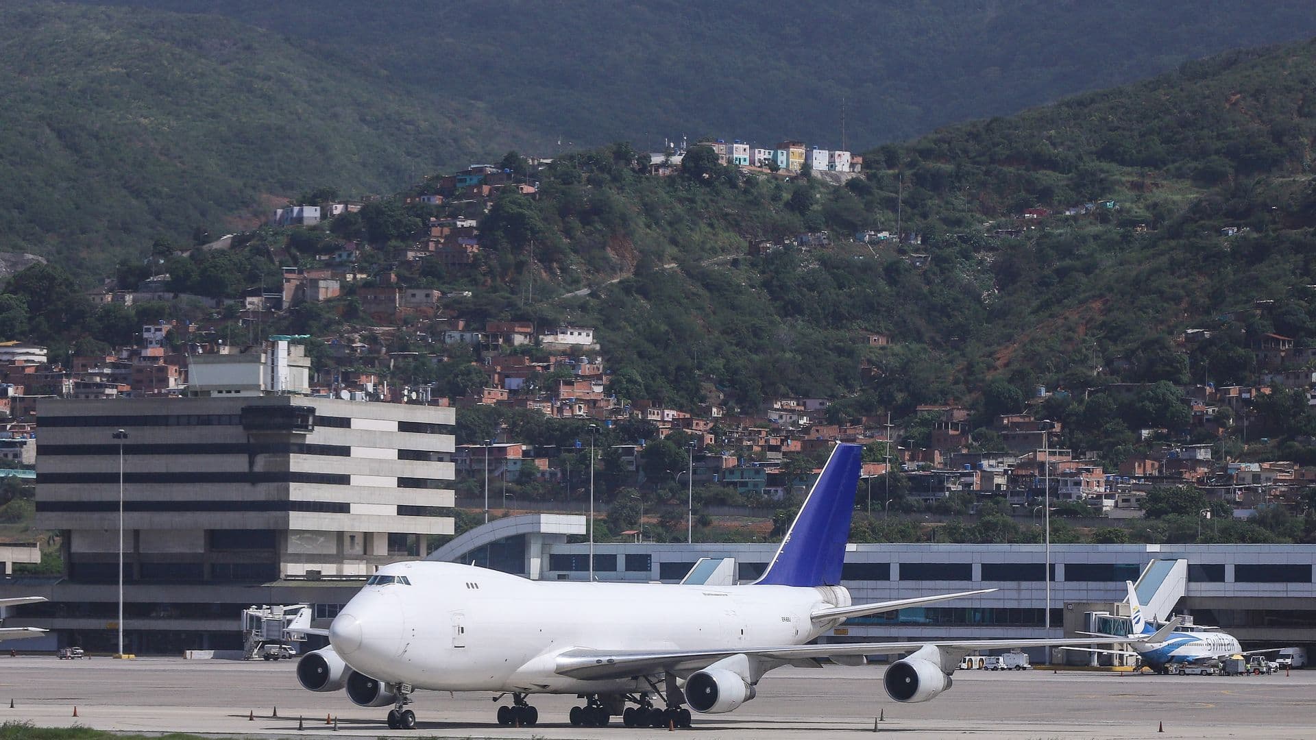 US forces capture Simón Bolívar International Airport in Caracas