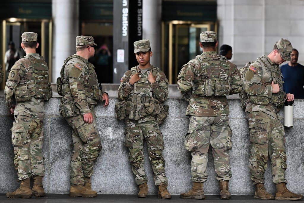 Breaking: National Guardsmen in D.C. Authorized to Carry Weapons Amid Crime Fight