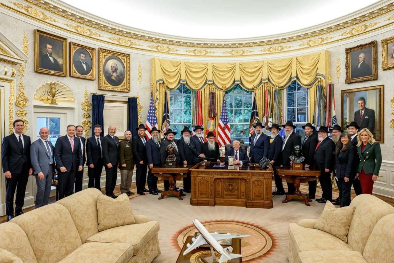 Featured image for: President Trump meets with Chabad-Lubavitch leaders for High Holidays President Trump meets with Chabad-Lubavitch leaders for High Holidays