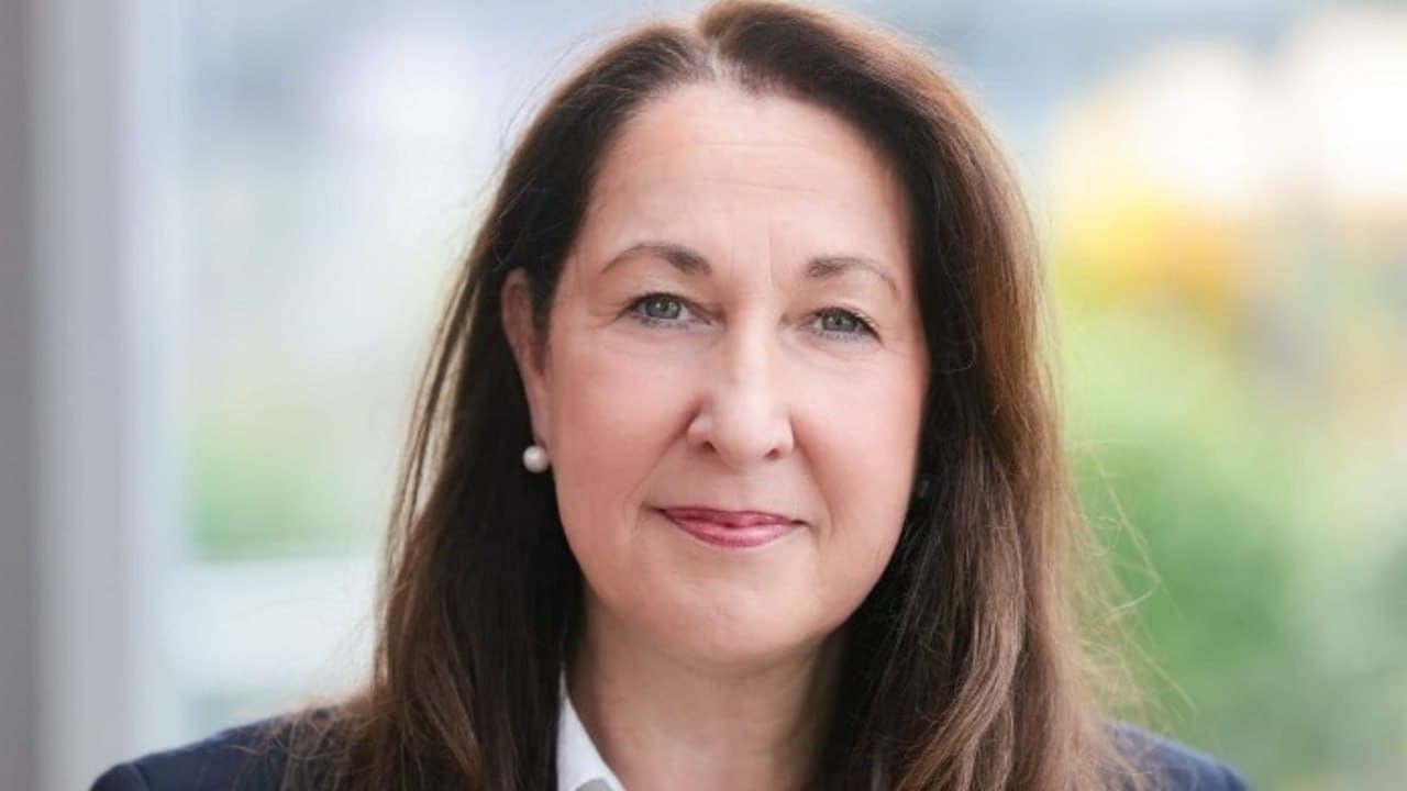 Featured image for: Mayor of Herdecke in critical condition after being stabbed by son Mayor of Herdecke in critical condition after being stabbed by son