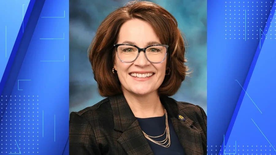 Featured image for: Gunfire reported at home of Illinois Democratic state Sen. Meg Loughran Cappel, suspect detained Gunfire reported at home of Illinois Democratic state Sen. Meg Loughran Cappel, suspect detained