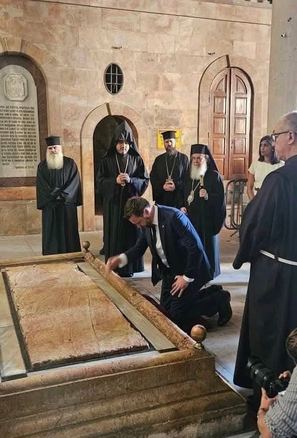 Featured image for: U.S. Vice President JD Vance visits Church of the Holy Sepulchre in Jerusalem U.S. Vice President JD Vance visits Church of the Holy Sepulchre in Jerusalem