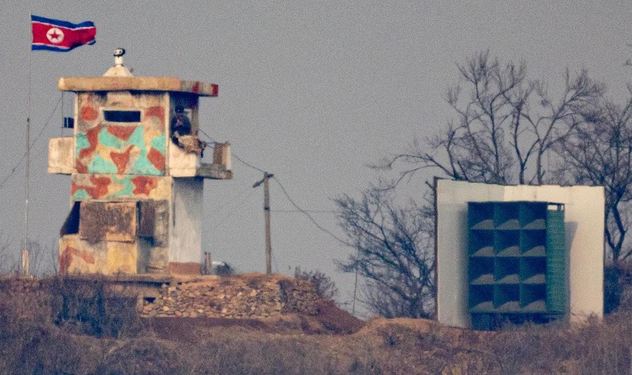 Featured image for: South Korea suspends TV and radio propaganda broadcasts to North Korea South Korea suspends TV and radio propaganda broadcasts to North Korea