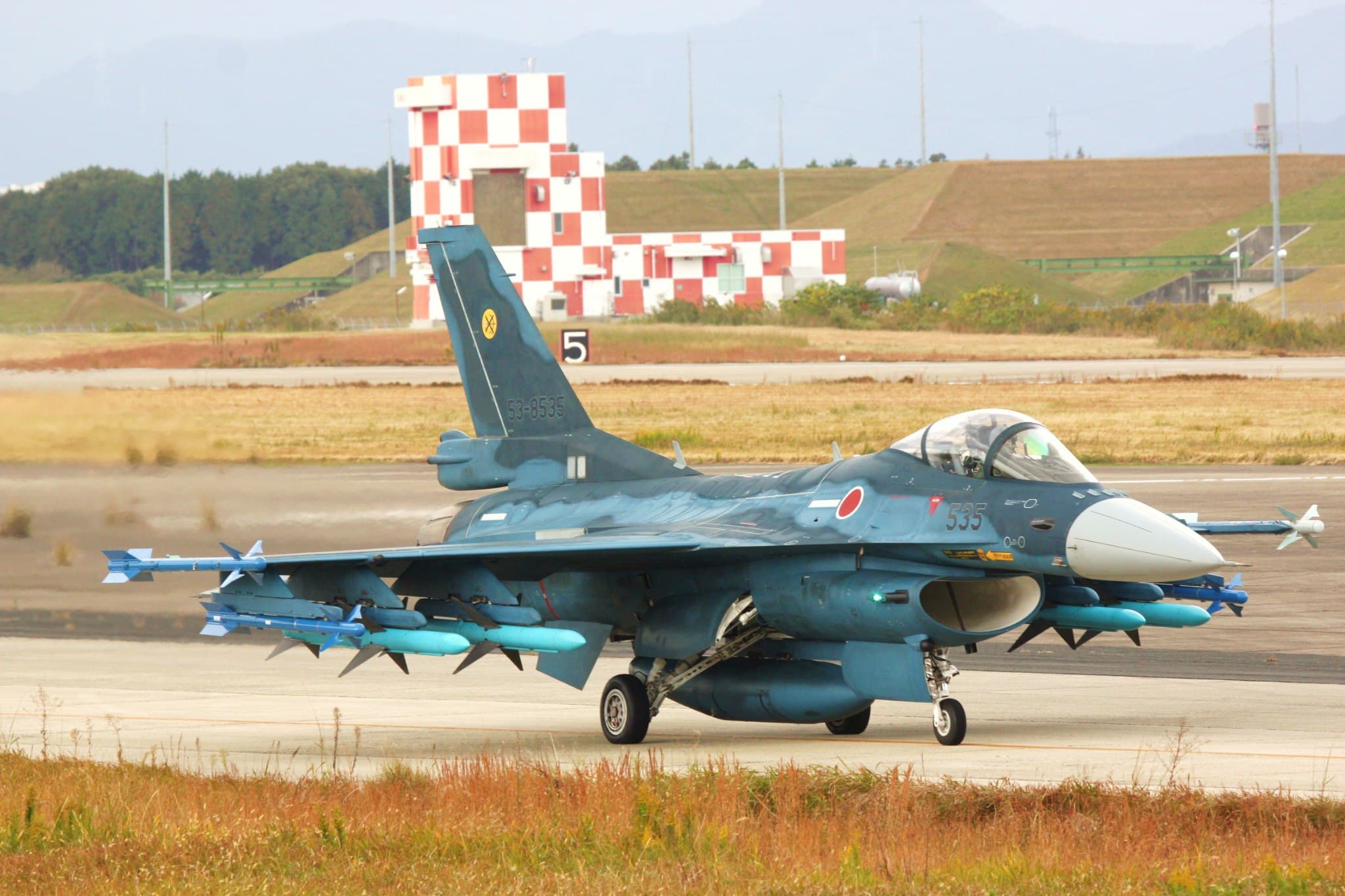 Japanese F-2 Fighter Jet Crashes Off Ibaraki Coast; Pilot Rescued, Investigation Underway