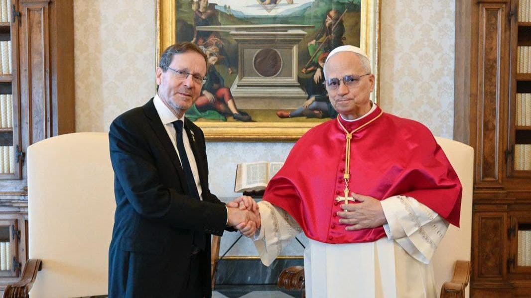 Featured image for: Israeli President Herzog Meets Pope at Vatican, Strengthening Ties Israeli President Herzog Meets Pope at Vatican, Strengthening Ties