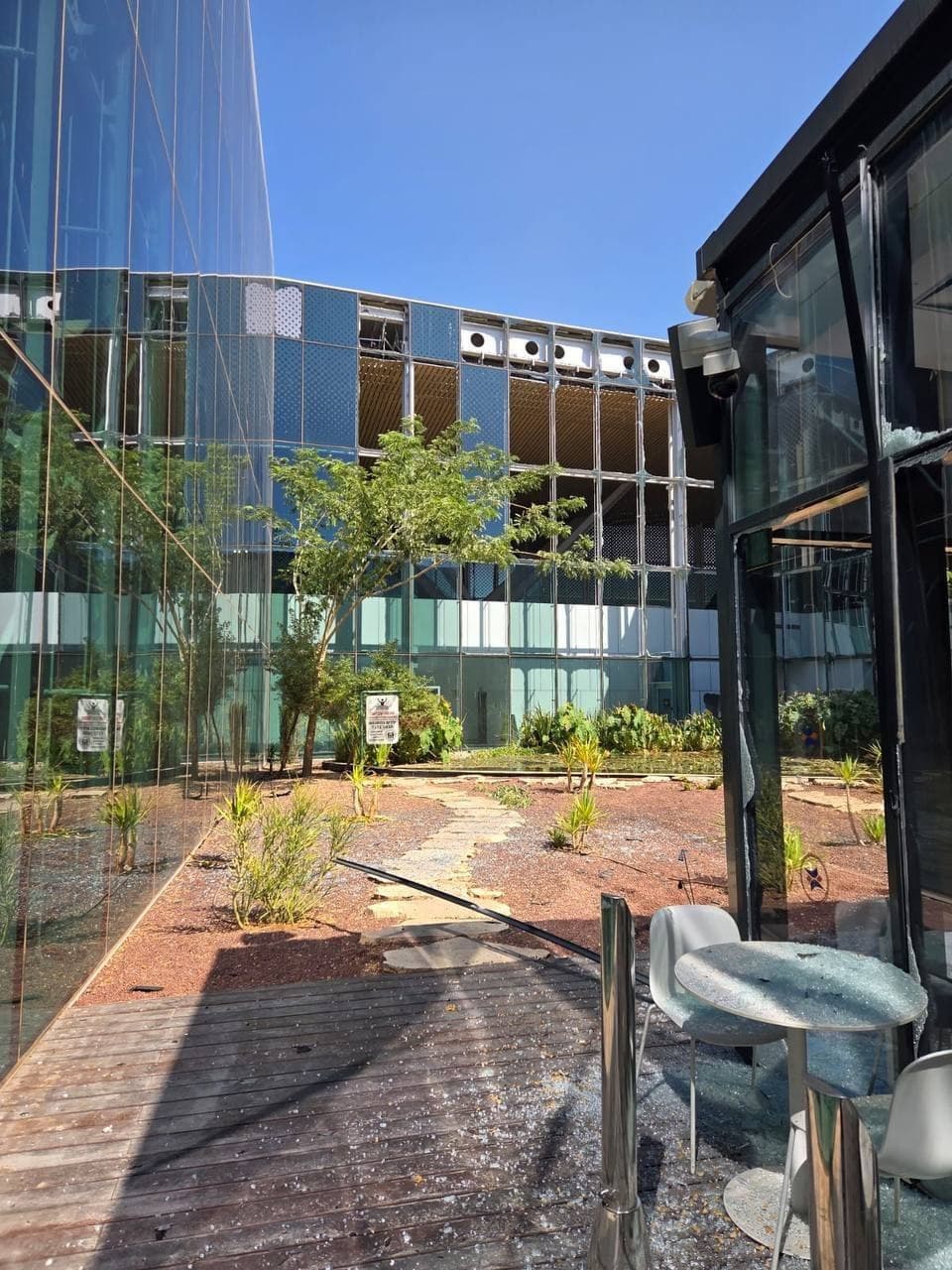 Featured image for: Houthi Drone Attack Injures Two at Eilat's Ramon Airport Houthi Drone Attack Injures Two at Eilat's Ramon Airport