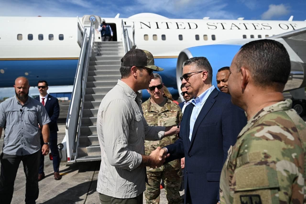Featured image for: US Secretary of War Hegseth and General Caine Visit Puerto Rico as Tensions Rise with Venezuela US Secretary of War Hegseth and General Caine Visit Puerto Rico as Tensions Rise with Venezuela