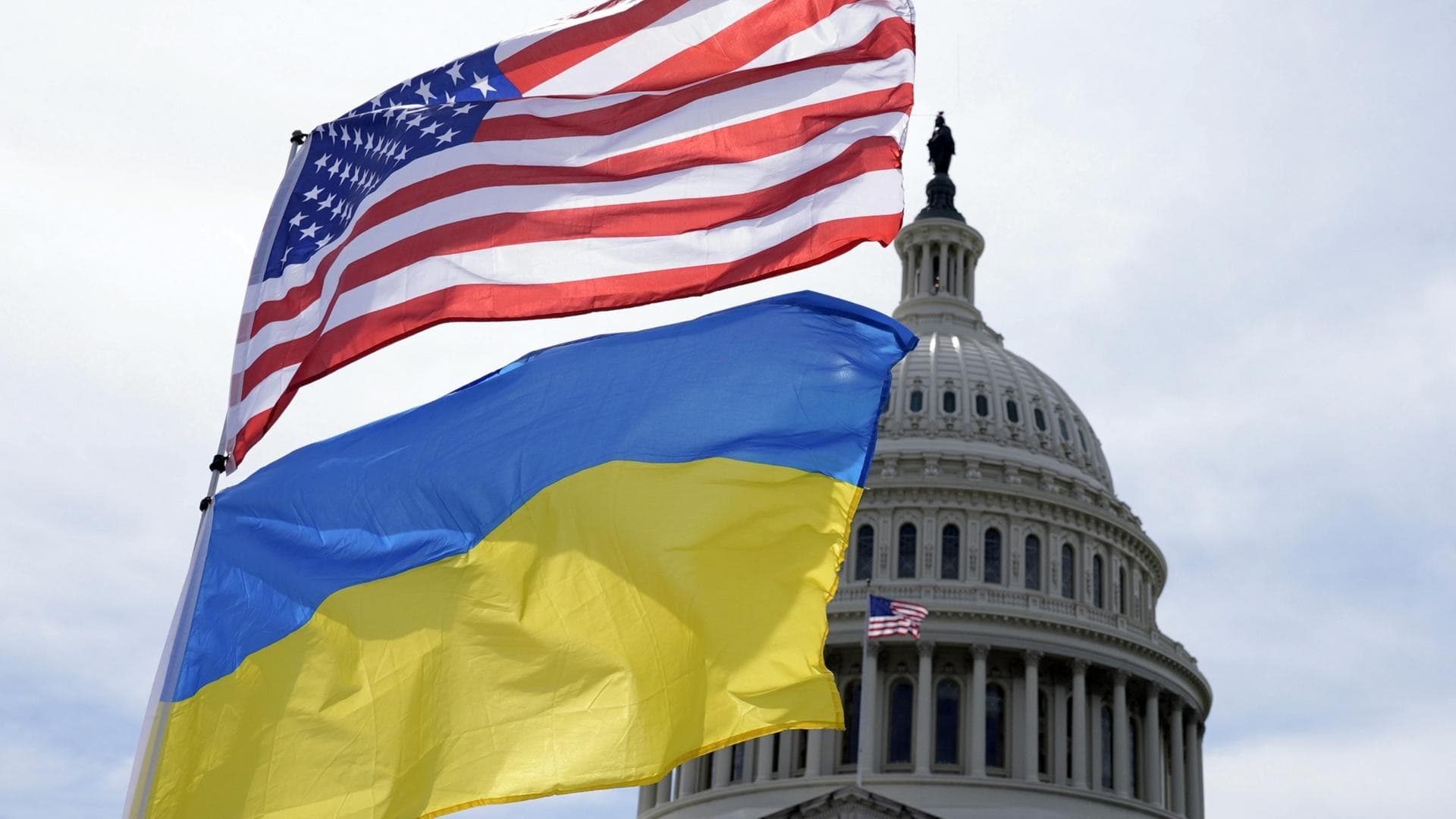 Featured image for: Ukraine Agrees to Limit Armed Forces to 800,000 in US Peace Plan Ukraine Agrees to Limit Armed Forces to 800,000 in US Peace Plan