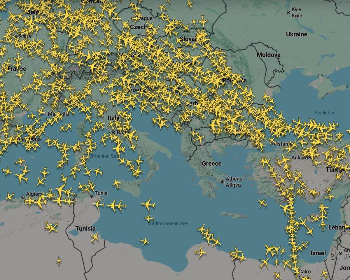 Greece closes airspace due to failure of communication systems