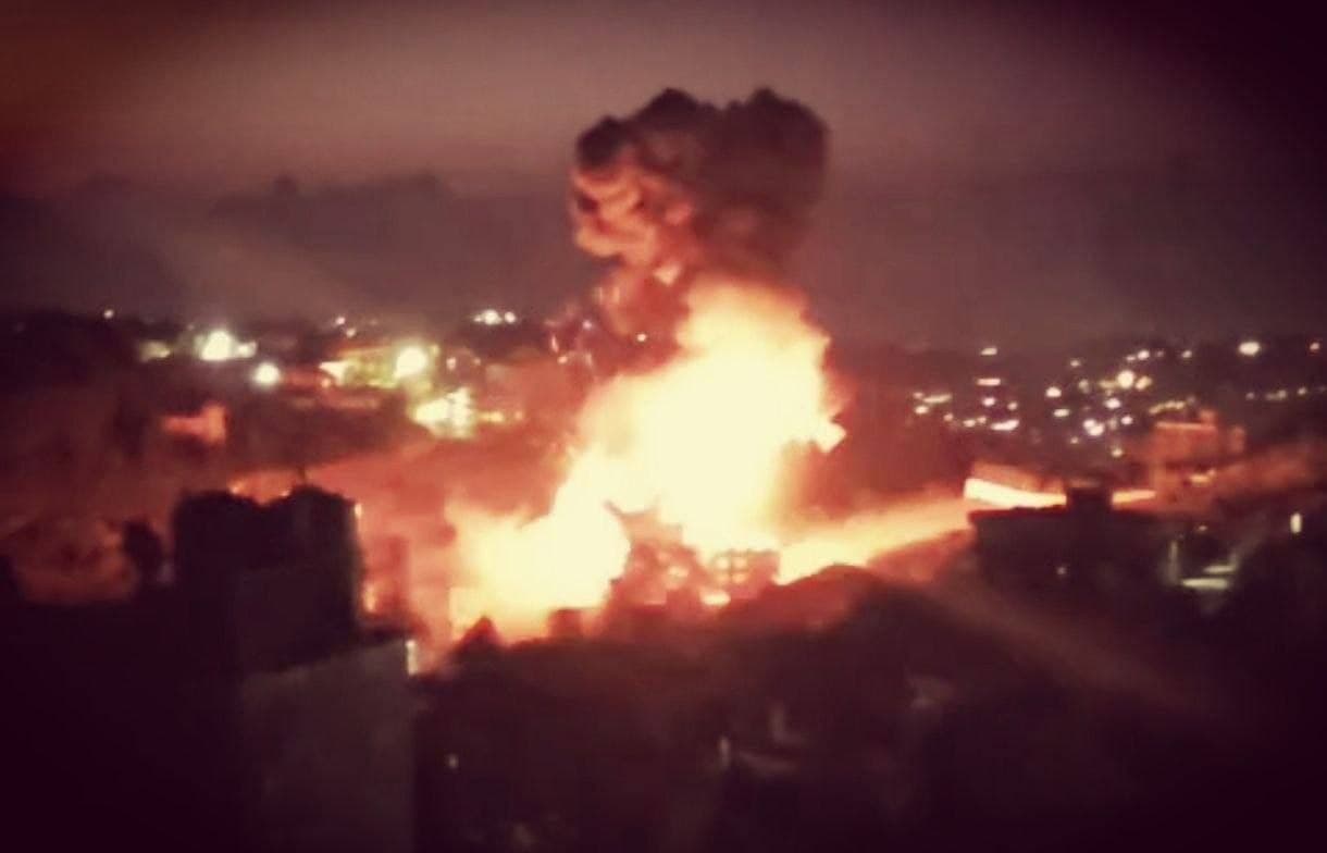 Heavy Israeli airstrikes in Kfar Hatta, southern Lebanon