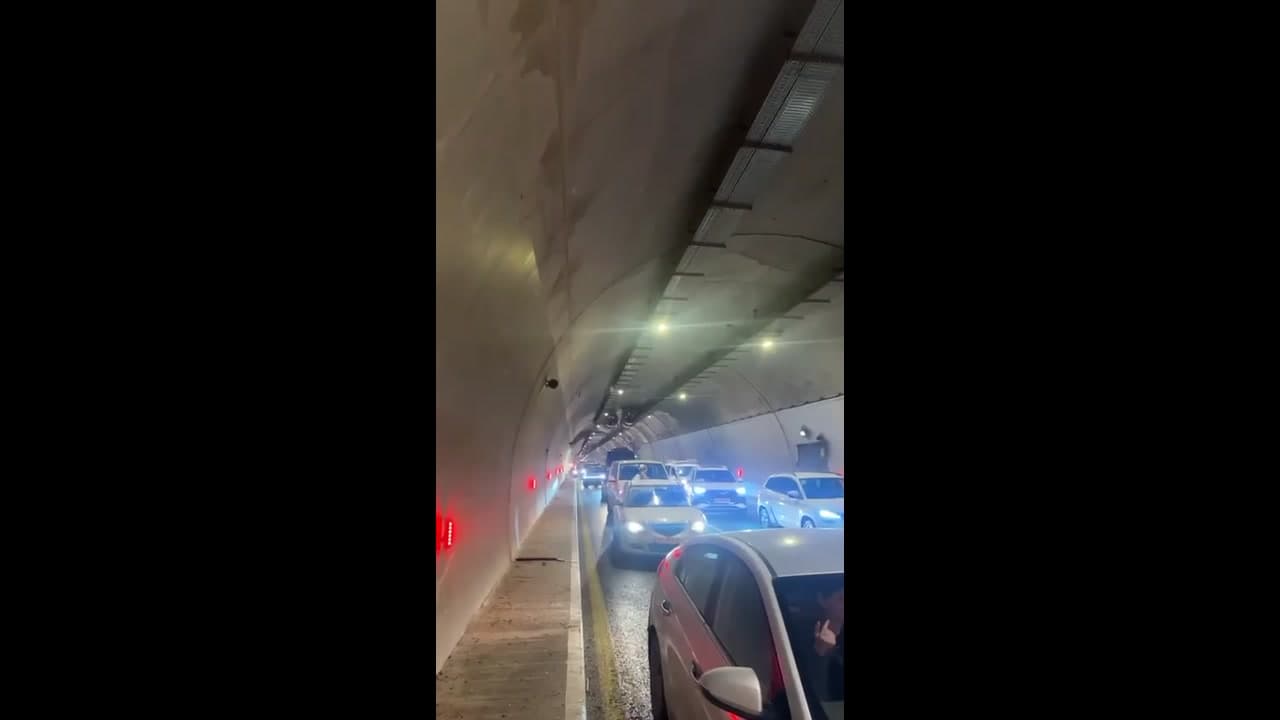 [Video] IDF soldier fires at suspect near Tunnels Checkpoint, one injured
