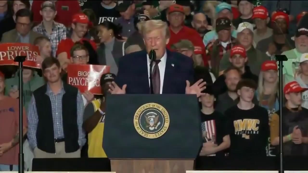 [Video] Trump says Ilhan Omar should be sent out of the country