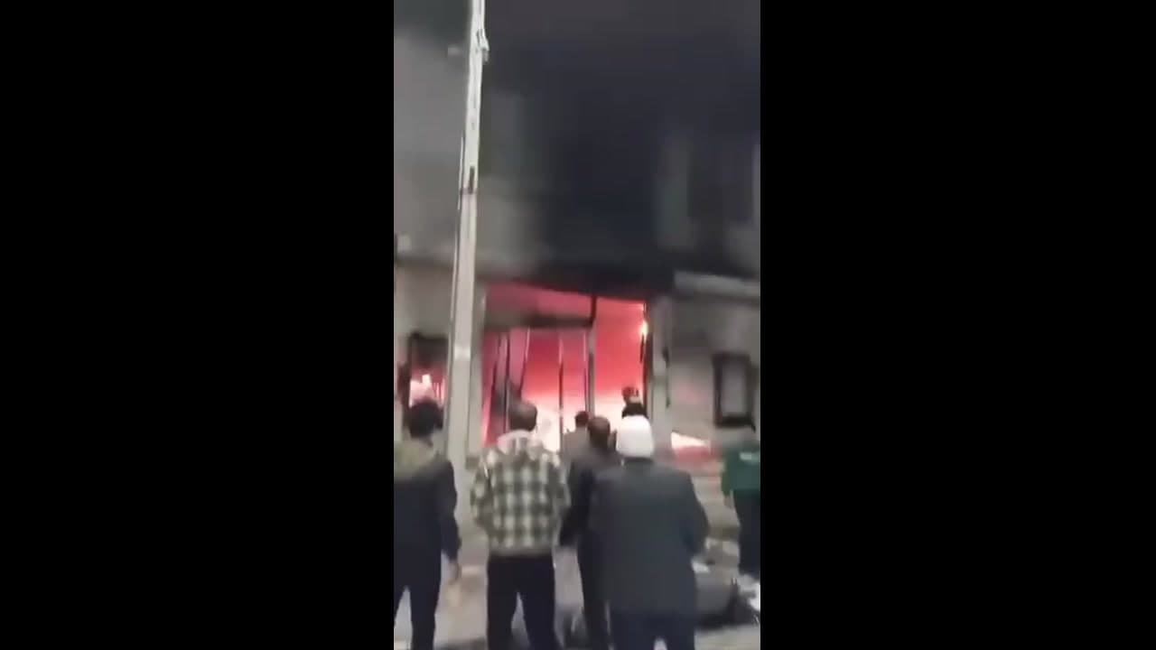 [Video] Terrorists attack Sarableh, setting fires; all attackers killed by forces