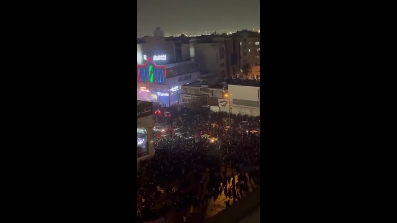 [Video] Massive anti-regime protests underway in Tehran, Iran