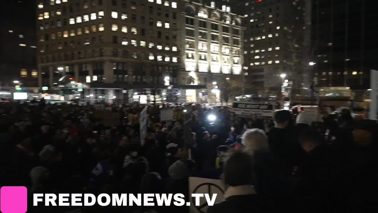 [Video] Leftist crowds in Foley Square call for Kristi Noem to be hanged