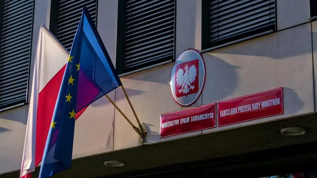 Featured image for: Poland Urges Citizens to Leave Belarus Amid Rising Tensions Poland Urges Citizens to Leave Belarus Amid Rising Tensions