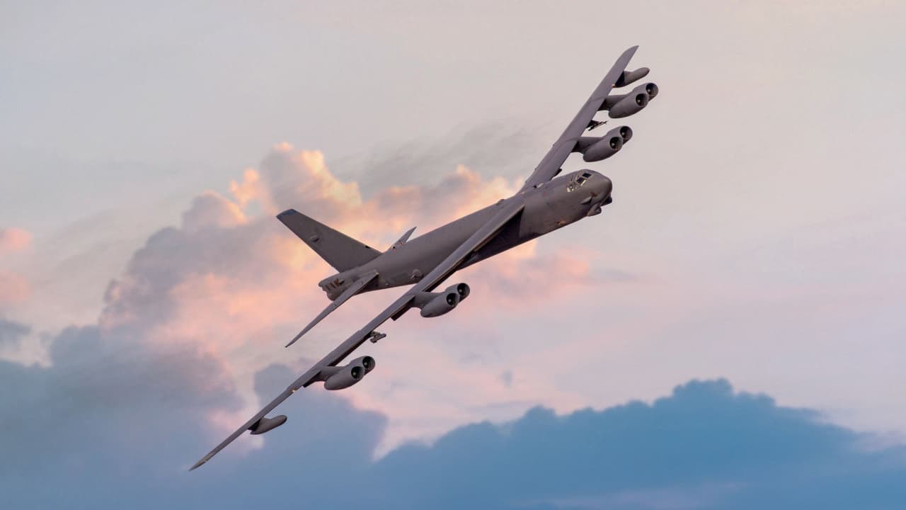 Featured image for: US B-52H Stratofortress bombers spotted near Venezuelan airspace US B-52H Stratofortress bombers spotted near Venezuelan airspace