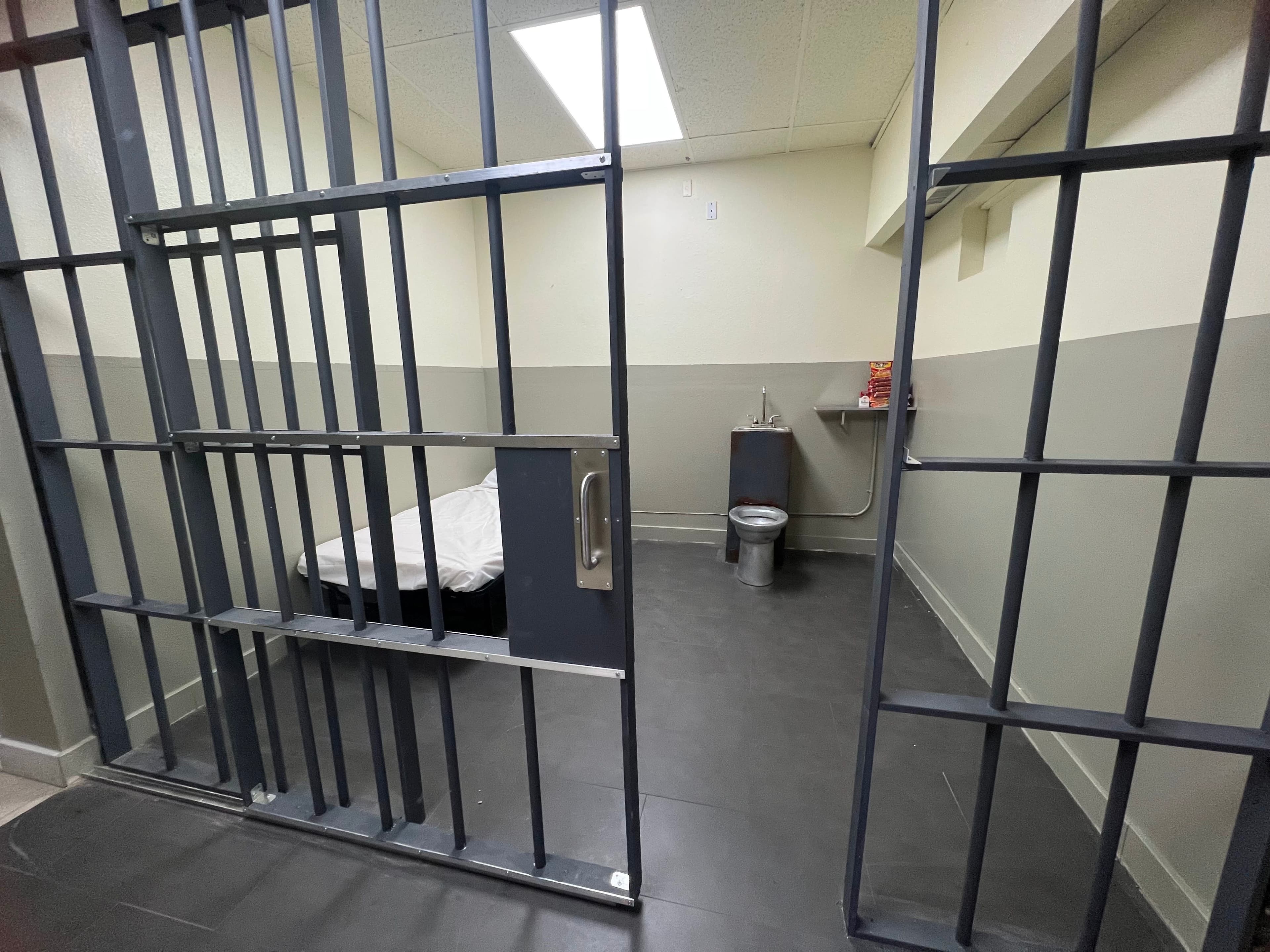 Featured image for: Kong Ji Chen sentenced to 24 weeks in prison for using fake phone tower Kong Ji Chen sentenced to 24 weeks in prison for using fake phone tower