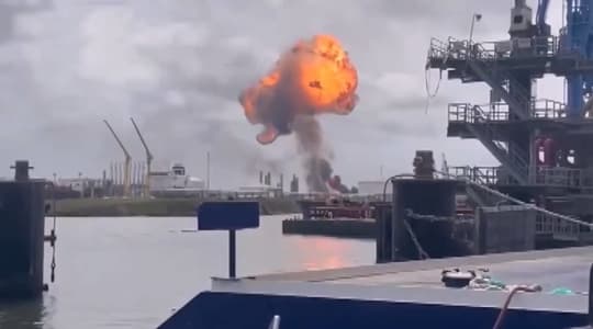 Featured image for: Injuries reported after explosion at New Mexico oil refinery Injuries reported after explosion at New Mexico oil refinery