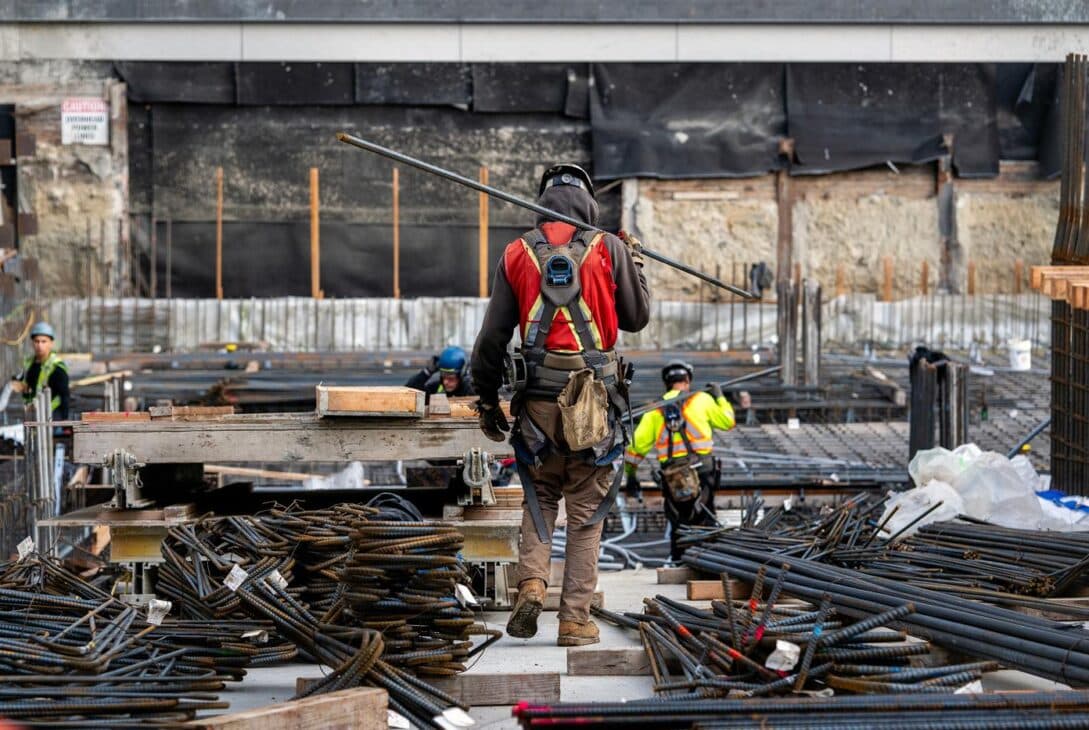 Featured image for: Canadian economy adds 66,600 jobs in October, jobless rate at 6.9% Canadian economy adds 66,600 jobs in October, jobless rate at 6.9%