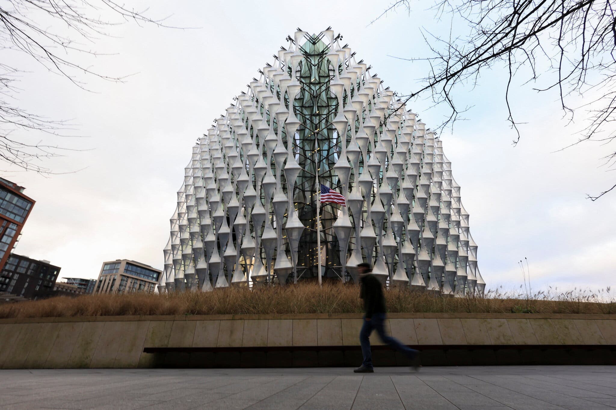 Featured image for: U.S. orders diplomats in Europe, Canada, Australia, and New Zealand to restrict immigration U.S. orders diplomats in Europe, Canada, Australia, and New Zealand to restrict immigration