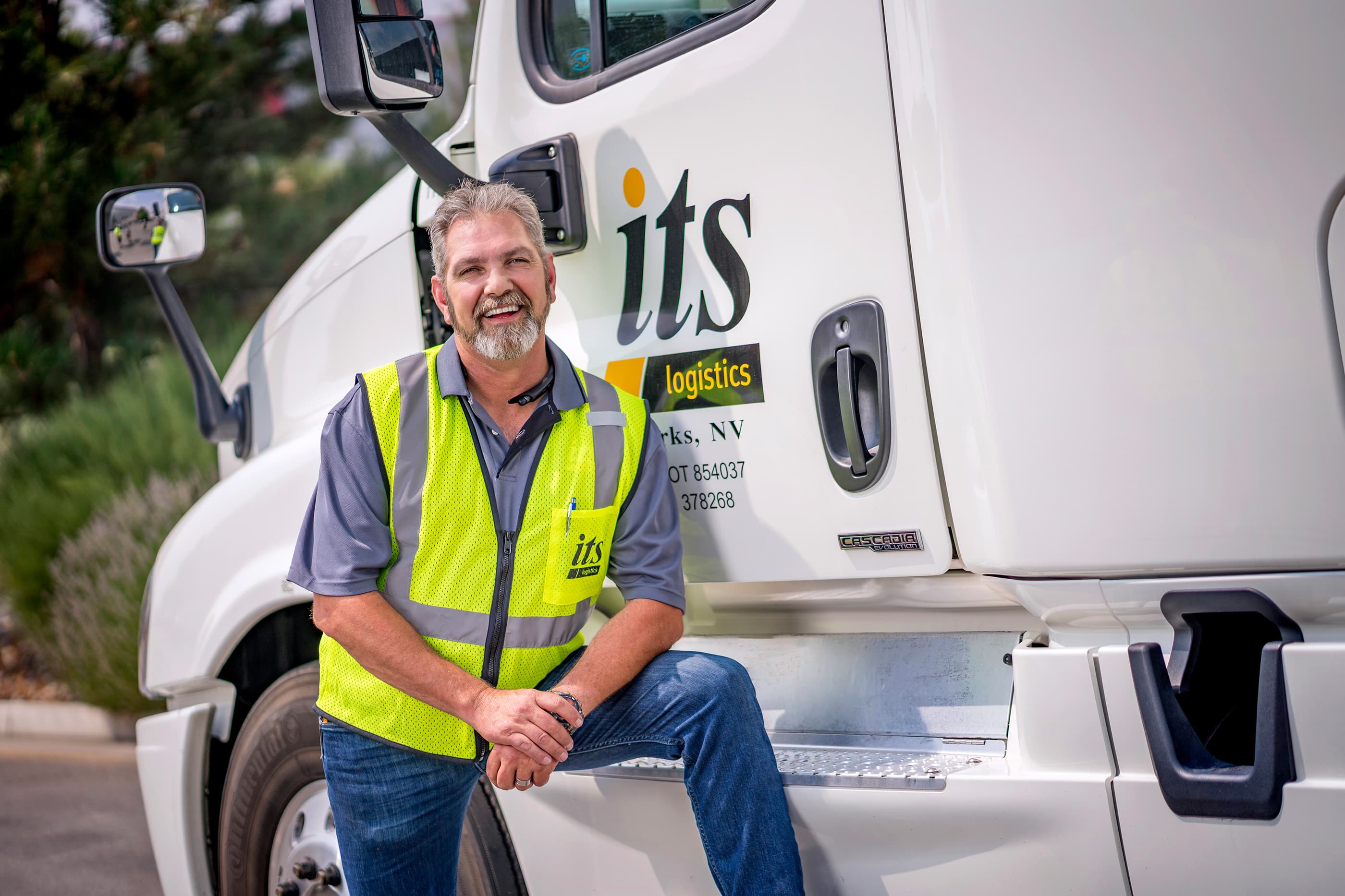 Featured image for: Truck Drivers: Find Local Jobs for Home Time and Stability! Truck Drivers: Find Local Jobs for Home Time and Stability!