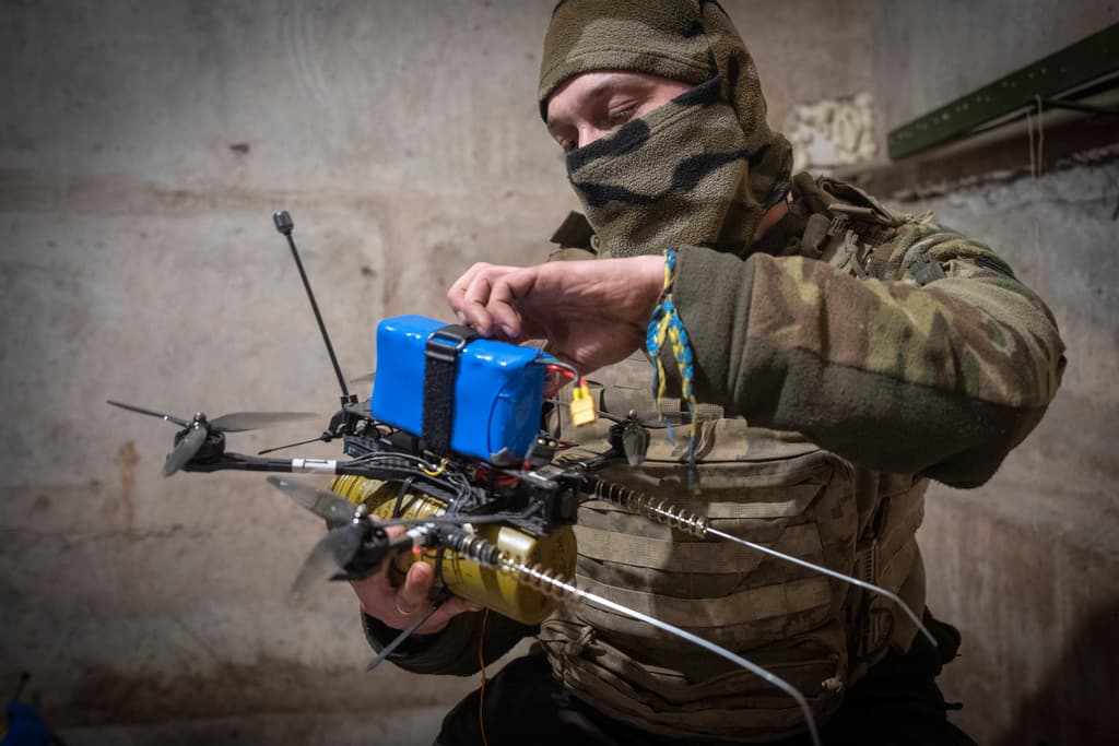 Featured image for: Mexican Cartel Members Train in Ukraine to Master FPV Drone Warfare Skills Mexican Cartel Members Train in Ukraine to Master FPV Drone Warfare Skills