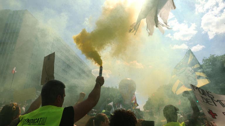 Featured image for: Leftist Uprising in France Over Budget Cuts Sparks "Block Everything" Movement Leftist Uprising in France Over Budget Cuts Sparks "Block Everything" Movement