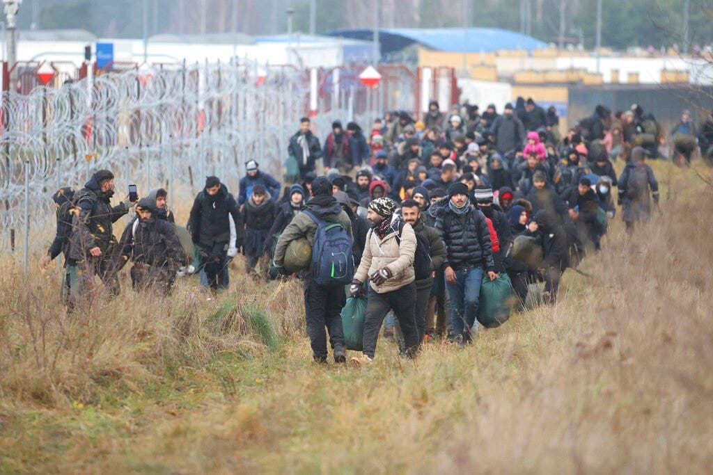 Featured image for: Poland, Lithuania, and Latvia turn back 200,000 illegal migrants from Belarus Poland, Lithuania, and Latvia turn back 200,000 illegal migrants from Belarus