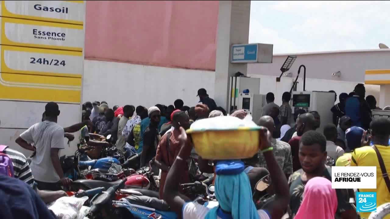 Featured image for: Malian junta agrees with JNIM to lift Bamako blockade for 40 days Malian junta agrees with JNIM to lift Bamako blockade for 40 days