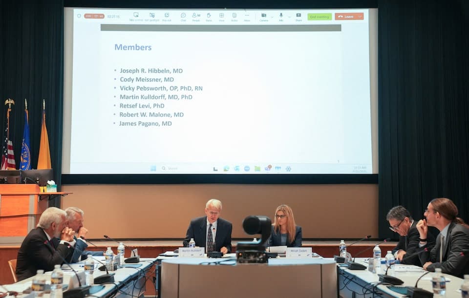 Featured image for: U.S. vaccine panel withdraws recommendation for COVID-19 vaccine U.S. vaccine panel withdraws recommendation for COVID-19 vaccine