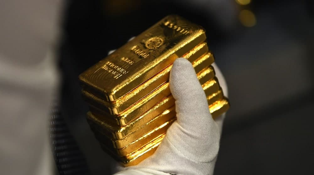 Featured image for: Gold surges past $4,000 per ounce for the first time in history Gold surges past $4,000 per ounce for the first time in history