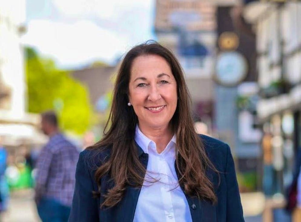 Featured image for: Mayor Iris Stalzer in critical condition after being stabbed in Germany Mayor Iris Stalzer in critical condition after being stabbed in Germany