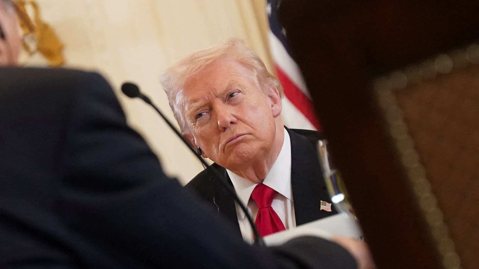 Featured image for: $2,000 tariff stimulus checks likely for Americans earning under $100,000 $2,000 tariff stimulus checks likely for Americans earning under $100,000