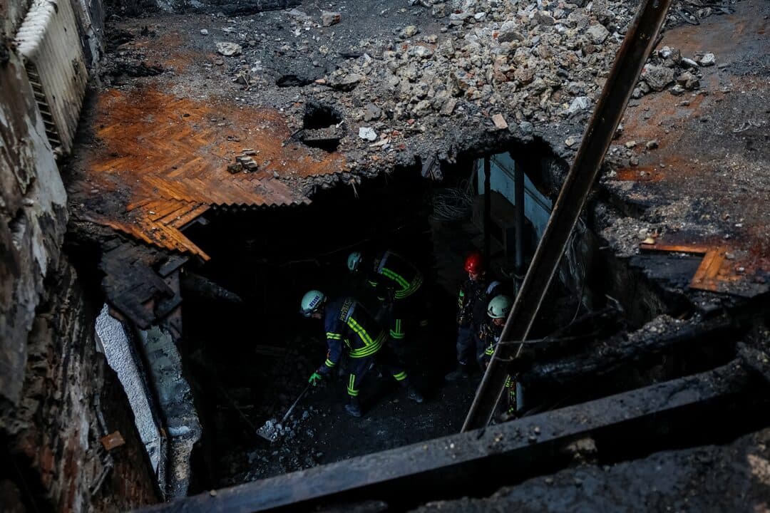 Featured image for: Ukrainian officials raid home of Zelenskiy’s chief of staff in $100M probe Ukrainian officials raid home of Zelenskiy’s chief of staff in $100M probe