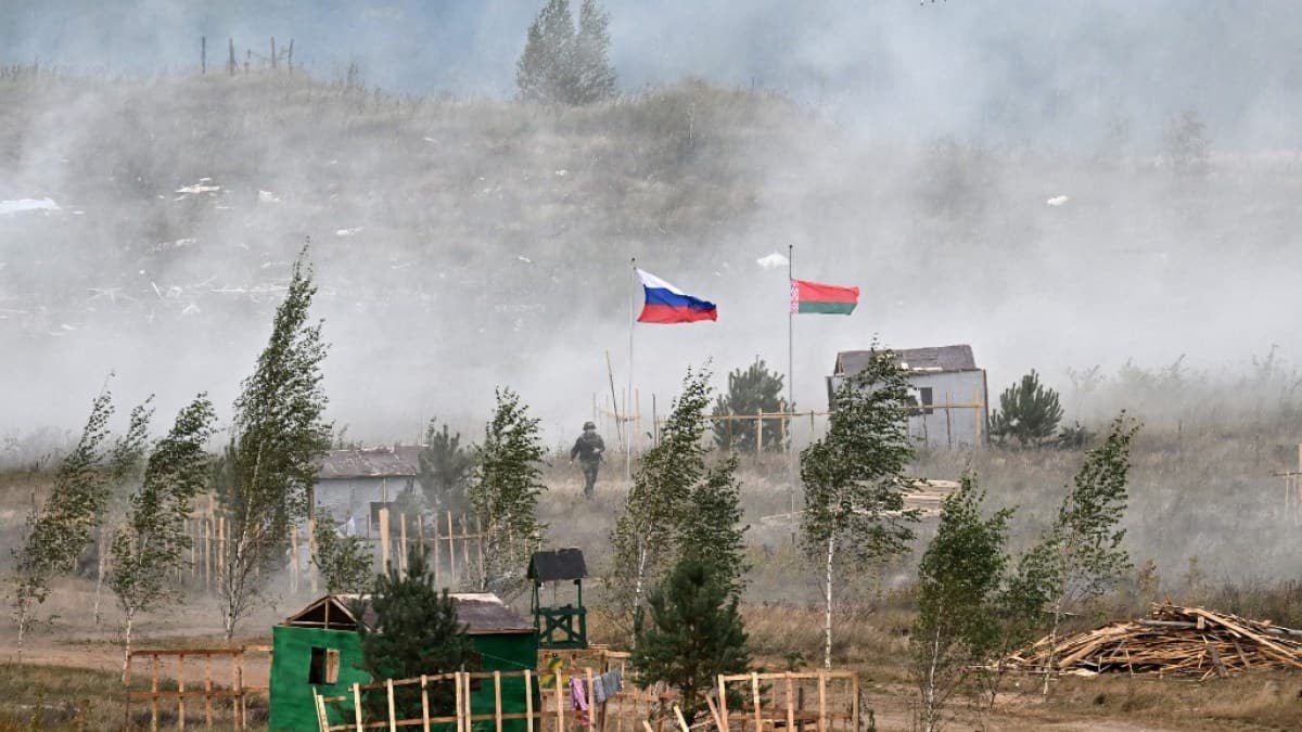 Featured image for: Putin thanks countries attending 'Zapad 2025' military drills in Belarus Putin thanks countries attending 'Zapad 2025' military drills in Belarus