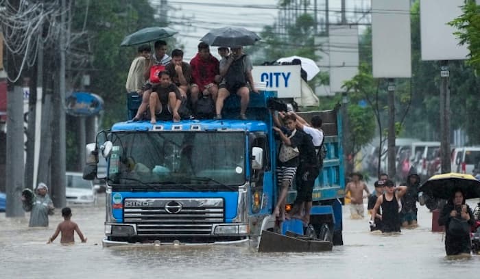 Featured image for: Shenzhen to evacuate 400,000 people ahead of Super Typhoon Shenzhen to evacuate 400,000 people ahead of Super Typhoon