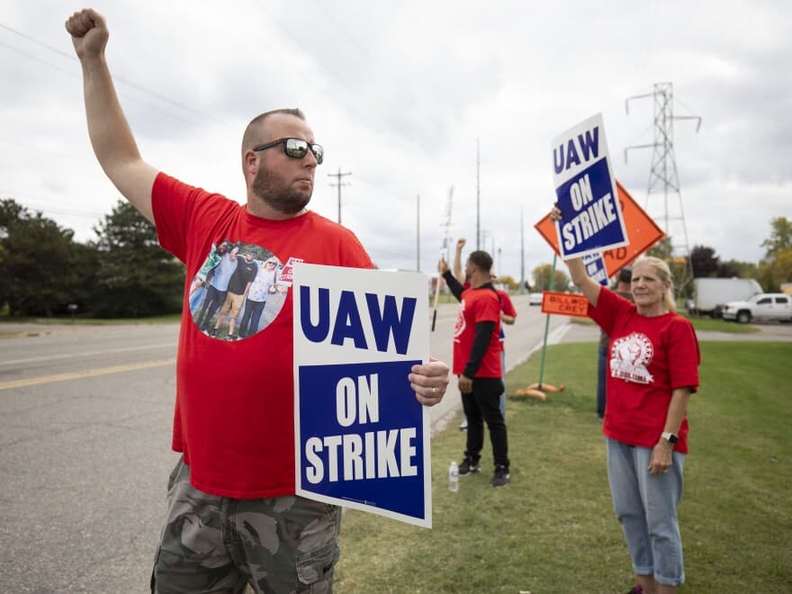 Featured image for: Calls for General Strikes Fail as Workers Remain Disconnected from Activism Calls for General Strikes Fail as Workers Remain Disconnected from Activism