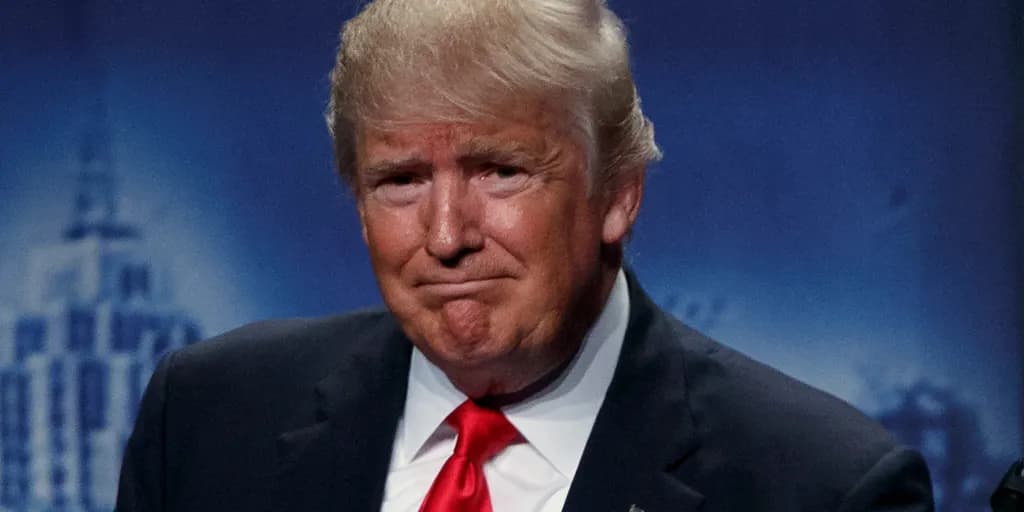 Featured image for: Trump's Economic Collapse Destroys 33,000 Jobs While Increasing ICE Budget by $45 Billion Trump's Economic Collapse Destroys 33,000 Jobs While Increasing ICE Budget by $45 Billion