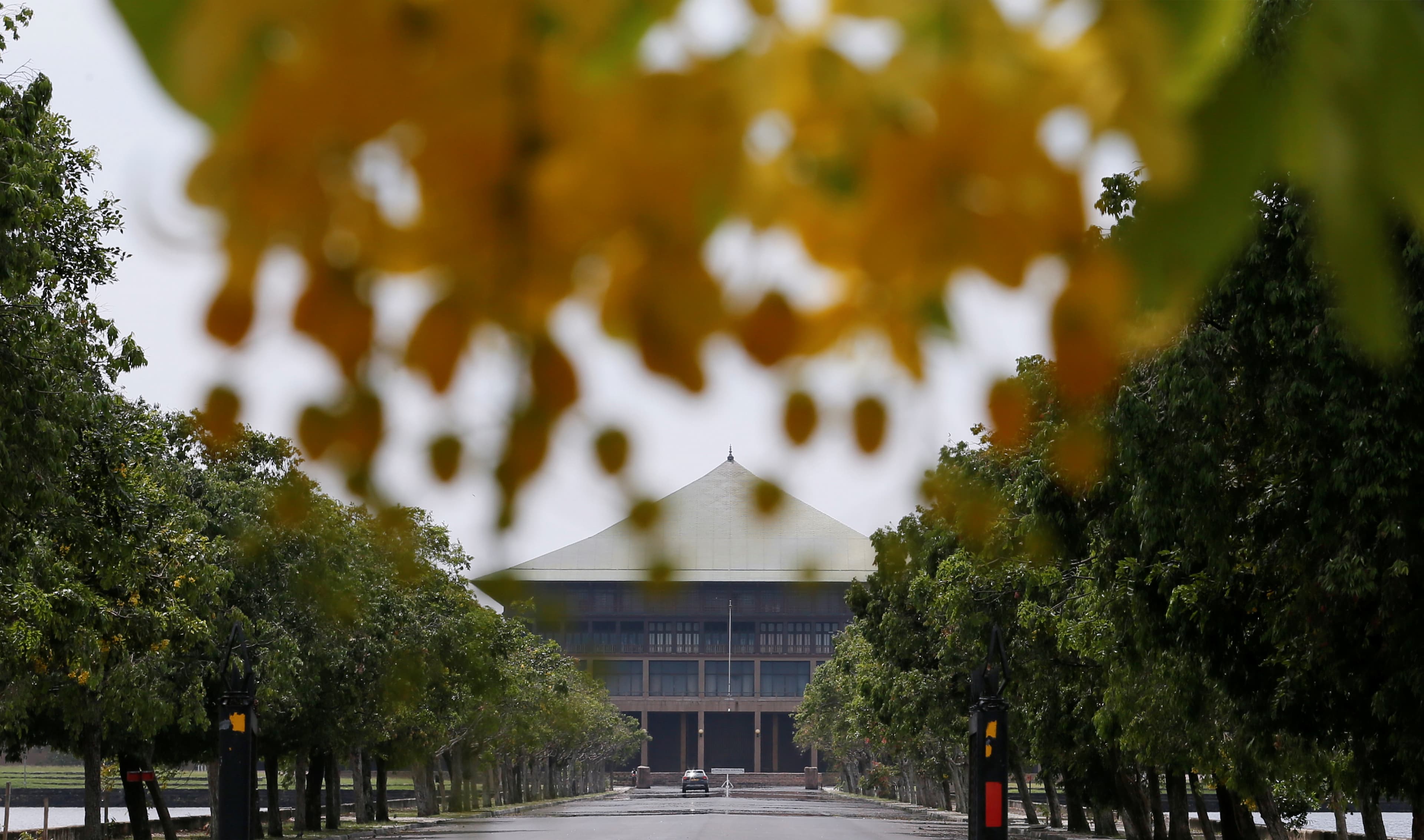 Featured image for: Sri Lanka's IT Sector Booms Amidst Cybersecurity Chaos and Investment Gaps Sri Lanka's IT Sector Booms Amidst Cybersecurity Chaos and Investment Gaps