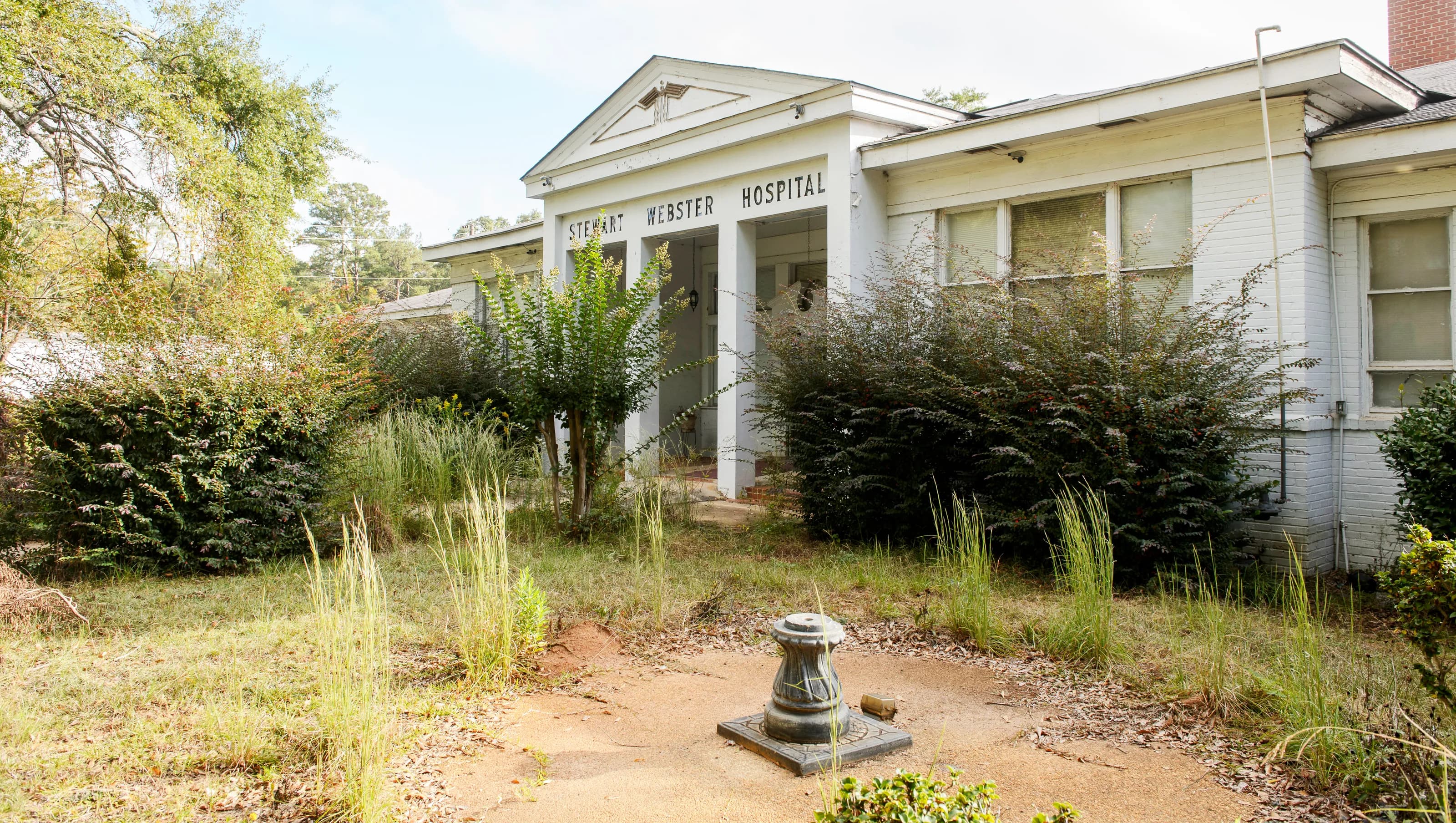 Featured image for: Rural Hospitals Vanishing While GOP Gains: 45% More Closures in Red States Fueling Healthcare Crisis Rural Hospitals Vanishing While GOP Gains: 45% More Closures in Red States Fueling Healthcare Crisis