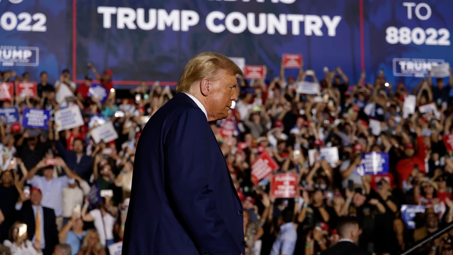 Featured image for: Fascism Creeps In While We Sleep: 80% of Americans Unaware of Eroding Democracy Fascism Creeps In While We Sleep: 80% of Americans Unaware of Eroding Democracy