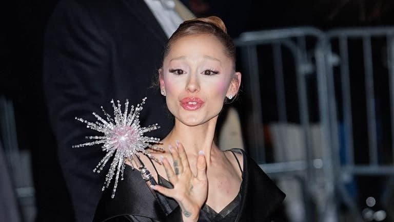 Featured image for: Ariana Grande tests positive for COVID Ariana Grande tests positive for COVID