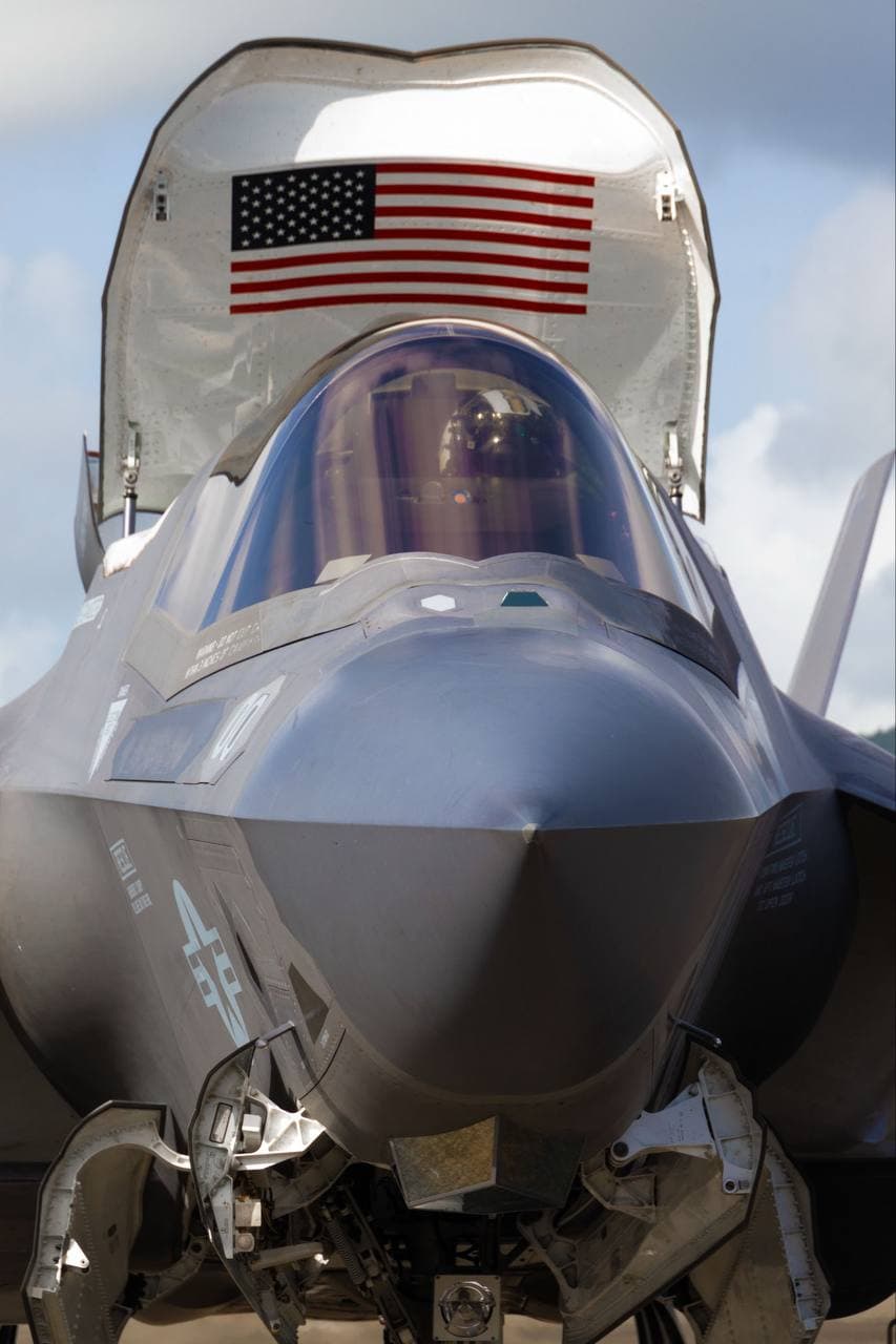 Featured image for: U.S. military build-up in Caribbean pressures Nicolás Maduro to resign U.S. military build-up in Caribbean pressures Nicolás Maduro to resign