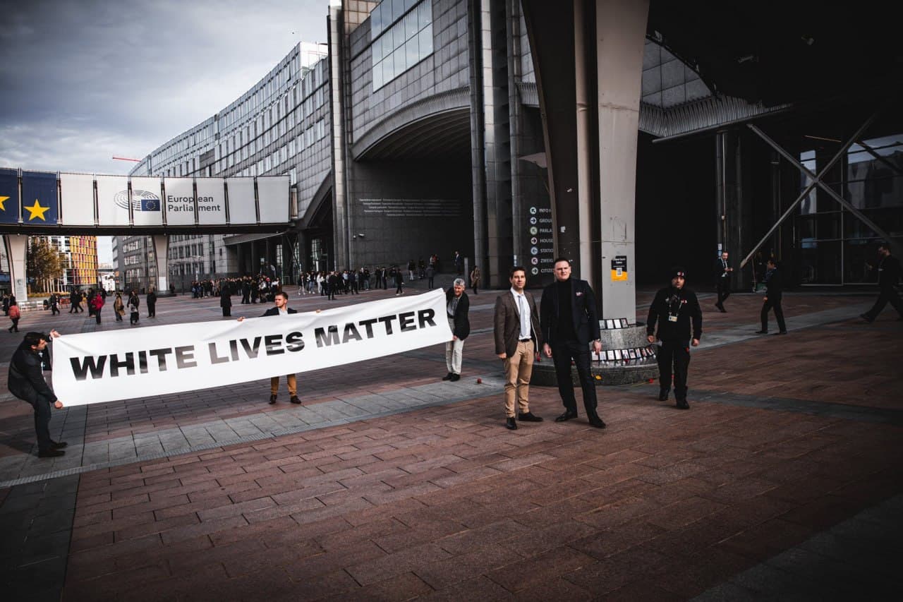 Featured image for: AfD MEP Tomasz Froelich declares 'WHITE LIVES MATTER' to European Parliament AfD MEP Tomasz Froelich declares 'WHITE LIVES MATTER' to European Parliament