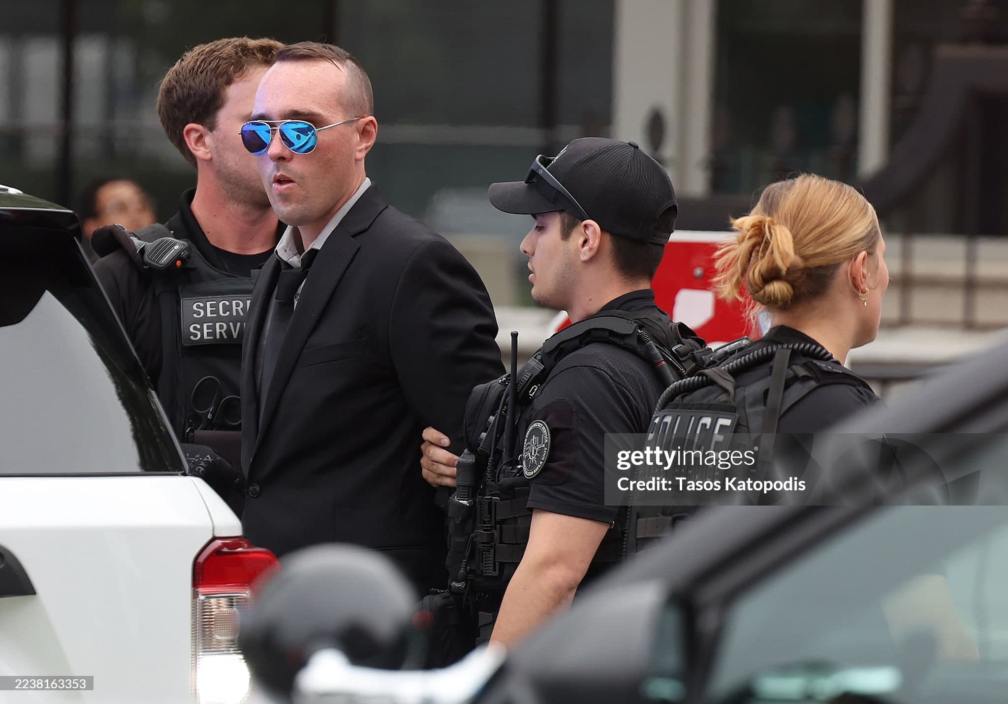 Featured image for: Individual arrested after attempting to climb White House fence Individual arrested after attempting to climb White House fence