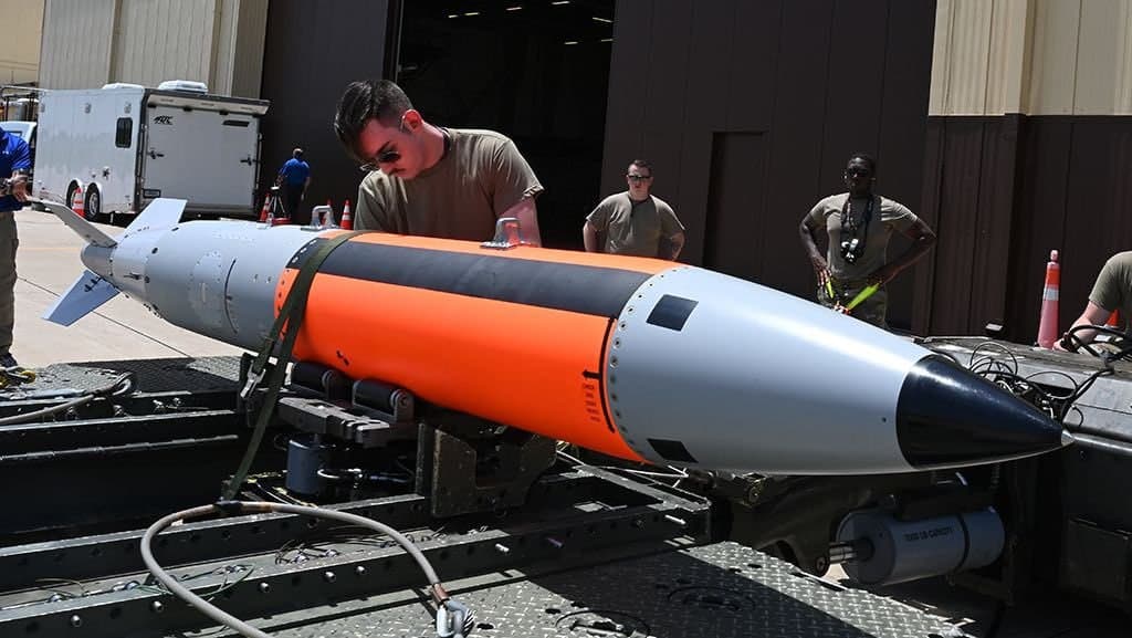 Featured image for: U.S. Deploys Nuclear Weapons to UK for First Time Since 2005 U.S. Deploys Nuclear Weapons to UK for First Time Since 2005